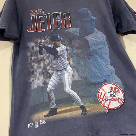 Vintage Derek Jeter New York Yankees Shirt - Picture 2 of 6